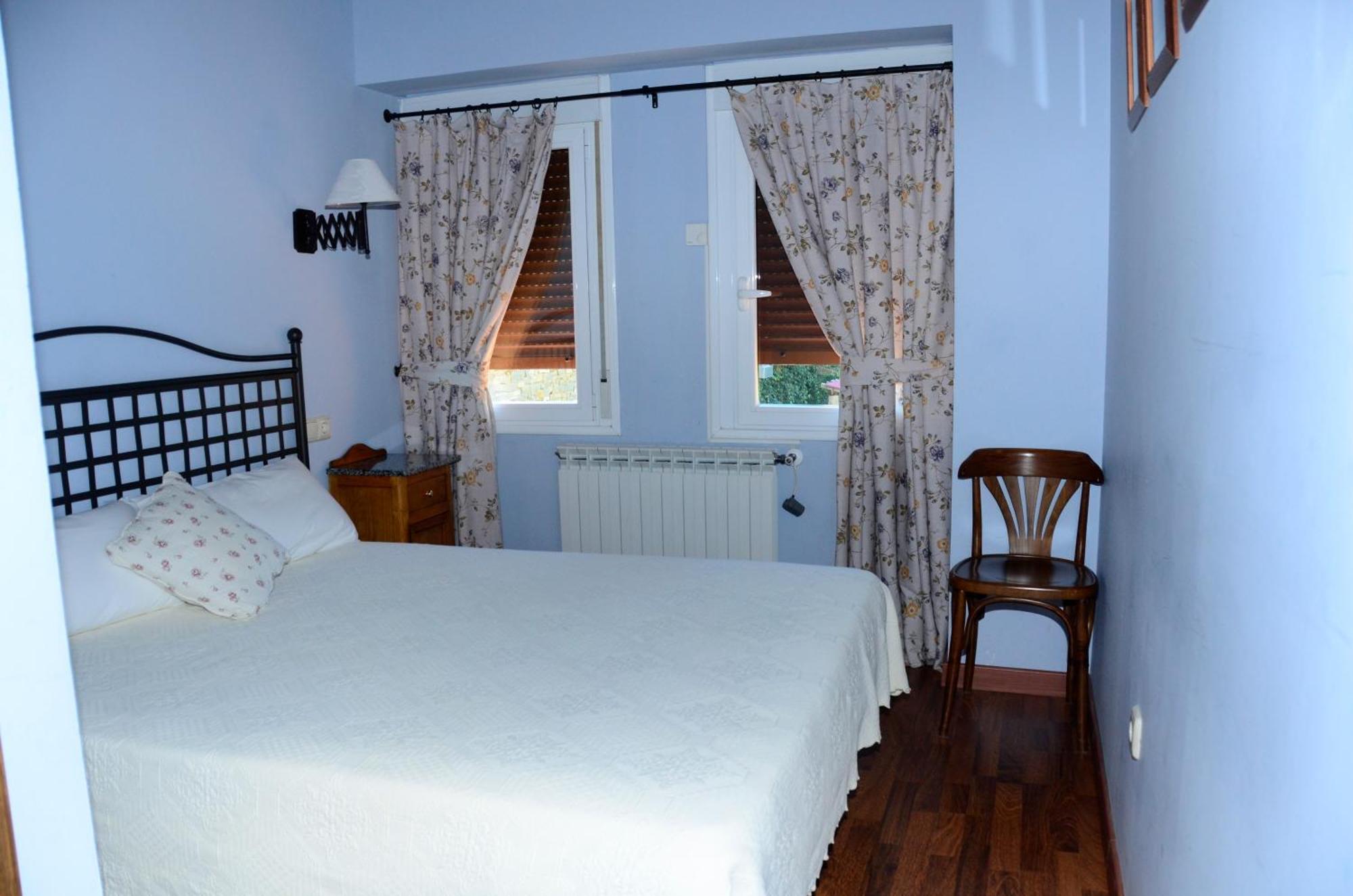 Hotel Charle Jaca Quarto foto